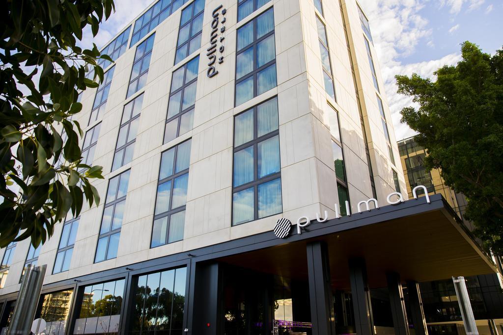 Pullman Sydney Airport Hotel Exterior photo